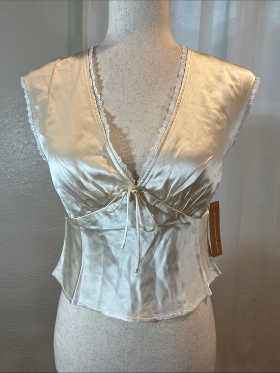 Kourt Tops - Kourt Arida 100% Silk Ivory Lace-Trim Camisole Top